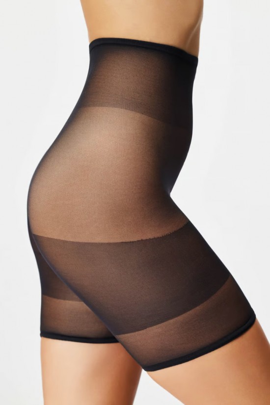 Gabrielaxeniashortsnero01