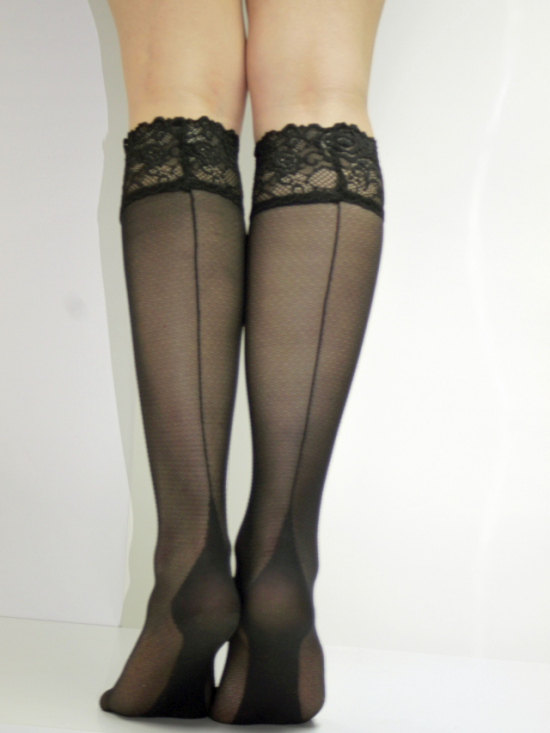 Annes_kniekousen_exclusivefront1